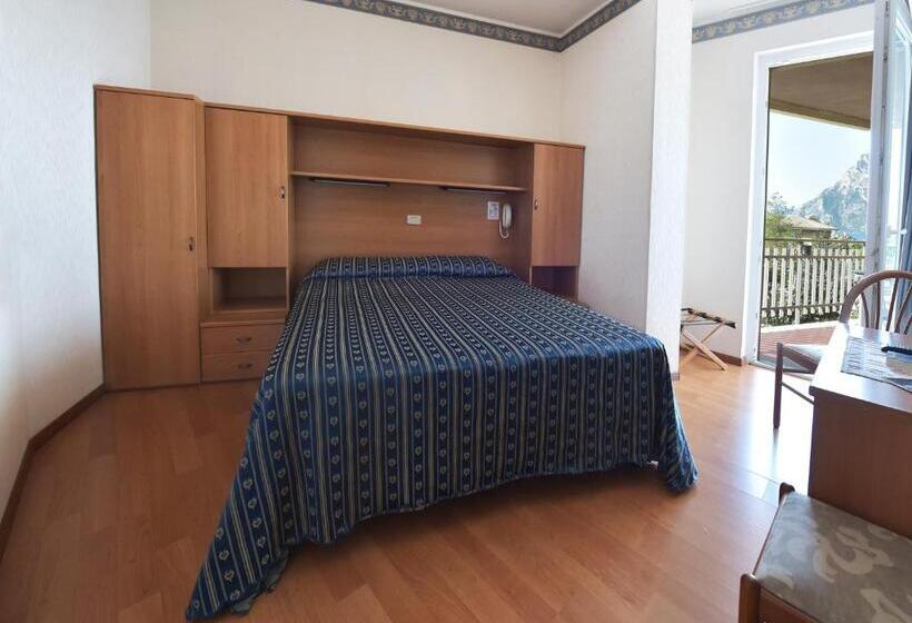 标准间, Angelini