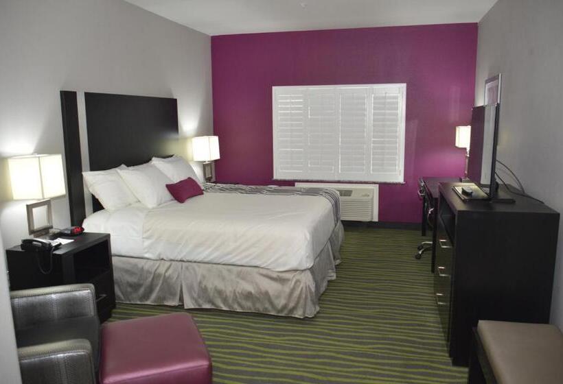 适合残疾人士使用的带超级大床的标准间, Best Western Plus Dilley Inn & Suites