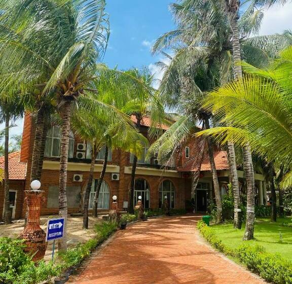 اتاق لوکس سه تخته, Kega Lighthouse Resort Bình Thuận