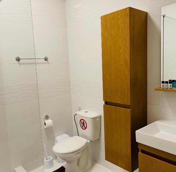 سوییت جونیور, Fuk Tak Apartmani&restoran