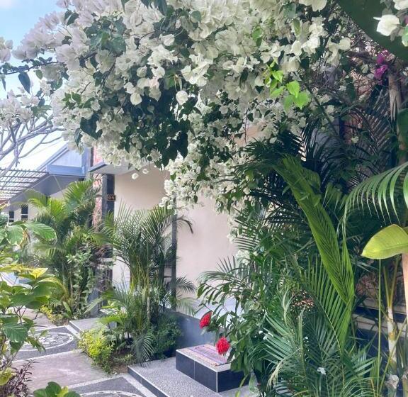 Номер Стандарт Вид на Бассейн, Villa Luwih Pandawa