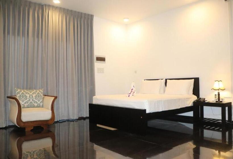غرفة عائلية مطلّة علي البحر, Village Hotel Northern Point