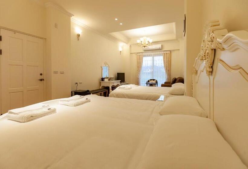 اتاق استاندارد چهار تخته, Deja Vu B&b