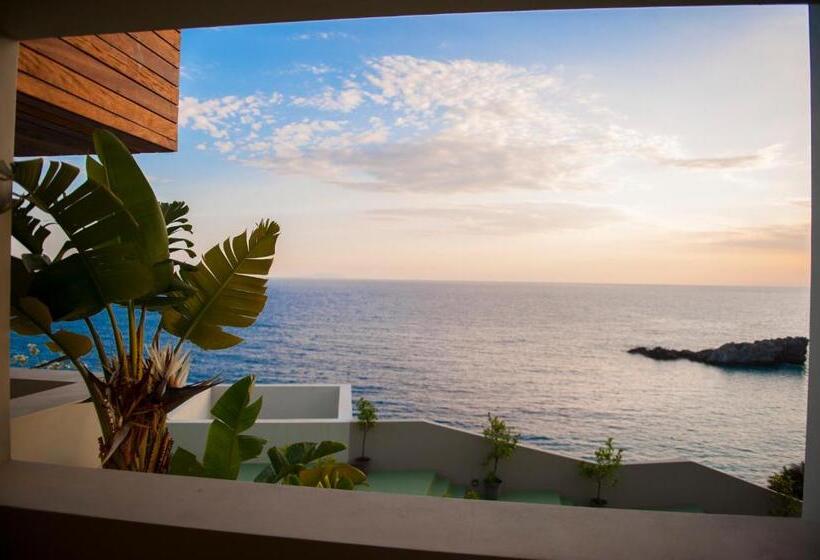 海景豪华三人间, Folie Marine Beach Hotel Club
