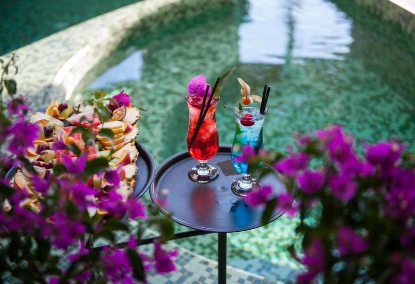 套房配有游泳池, Folie Marine Beach Hotel Club