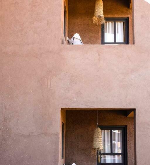 带阳台套房, Kasbah Aitisfoul