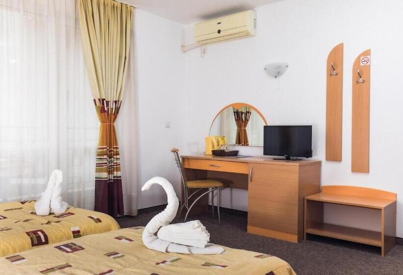 غرفة قياسية مزوَّدة بشُرفة, Villa Martina