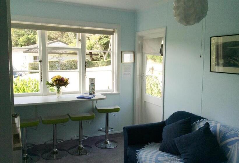 Семейный Номер, Te Mahia Bay Resort