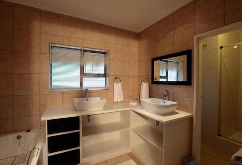 اتاق استاندارد با بالکن, Hazelwood House
