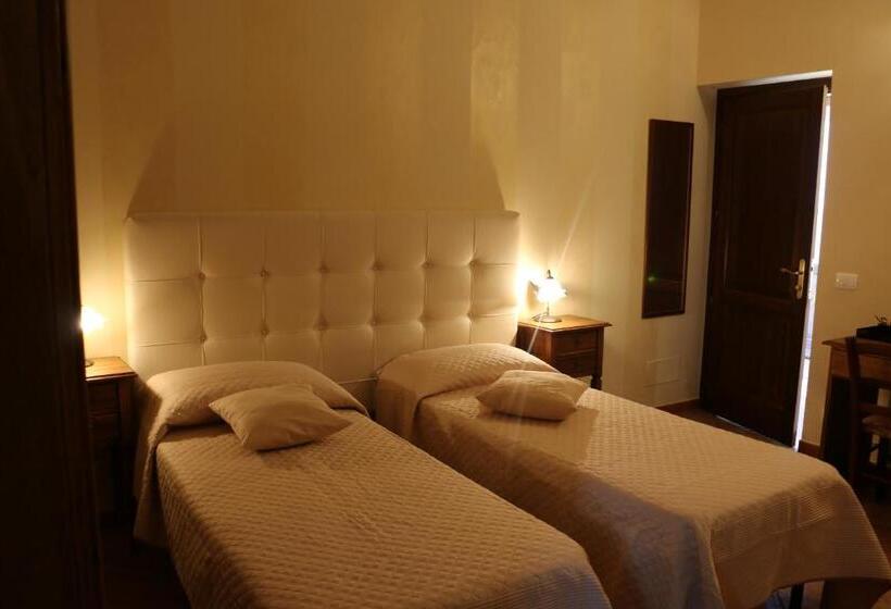 اتاق استاندارد سه نفره, B&b Le Foglie D'argento