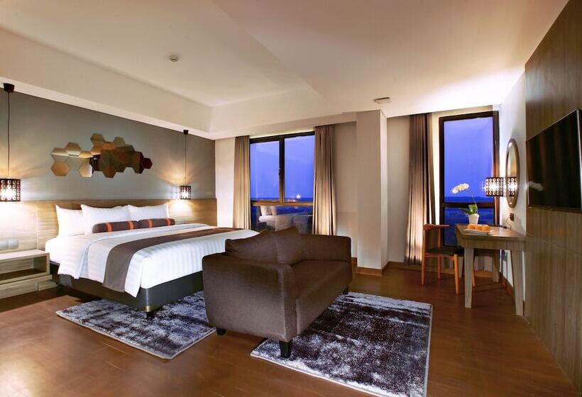 Номер Deluxe, Harper Purwakarta By Aston