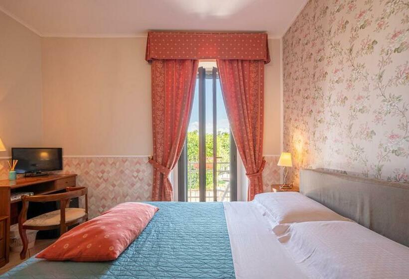 Номер Стандарт с Балконом, Locanda Da Otello
