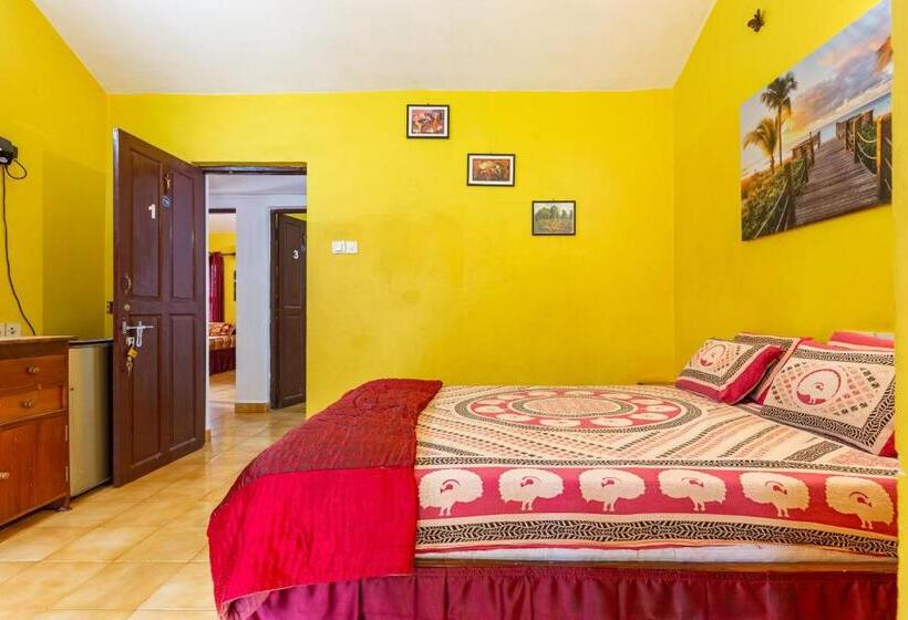 Номер Стандарт с Балконом, Jes Guest House