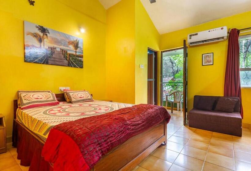 Номер Стандарт с Балконом, Jes Guest House