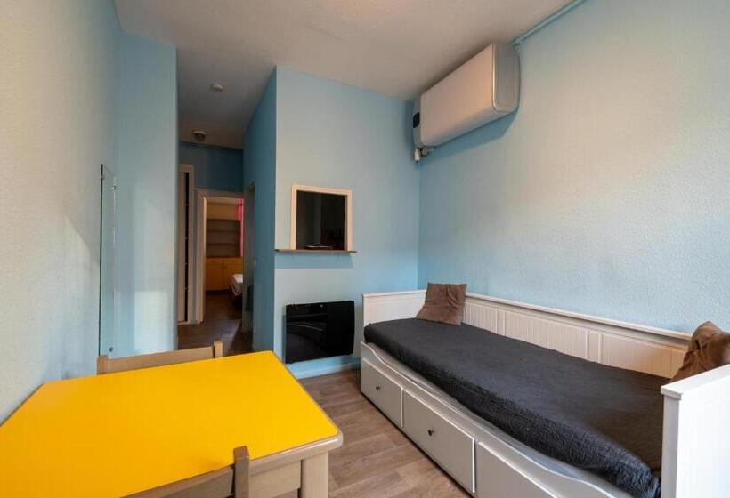 דירת חדר, Residence Meublee Services