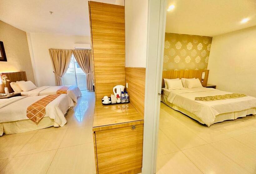 Семейный Номер, Rompin Beach Resorts
