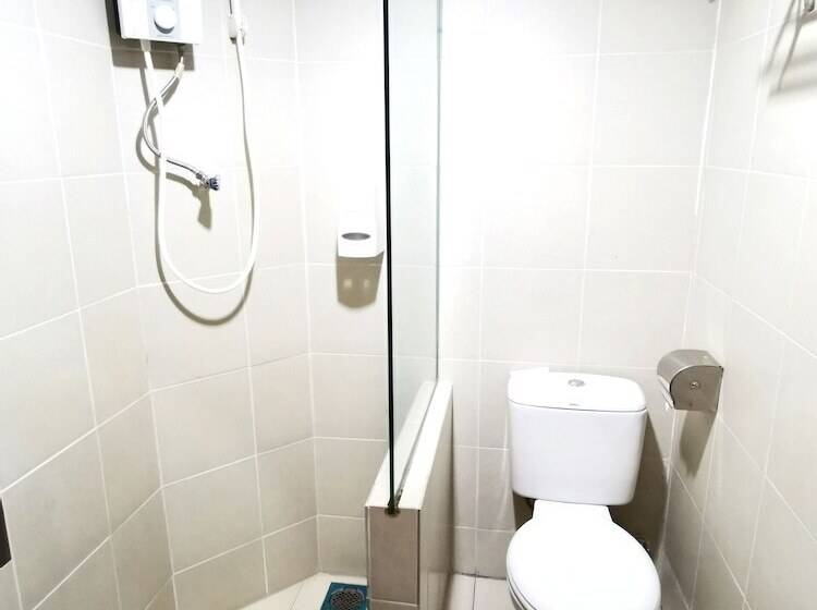 اتاق سوپریور سه تخته, Sunderland Motel