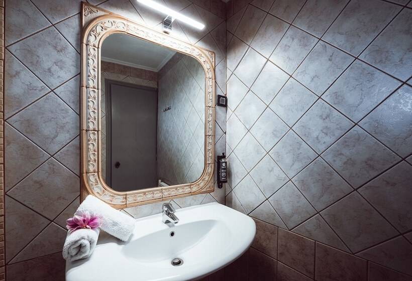 Superior room with lake view, Akti Hotel Ioannina