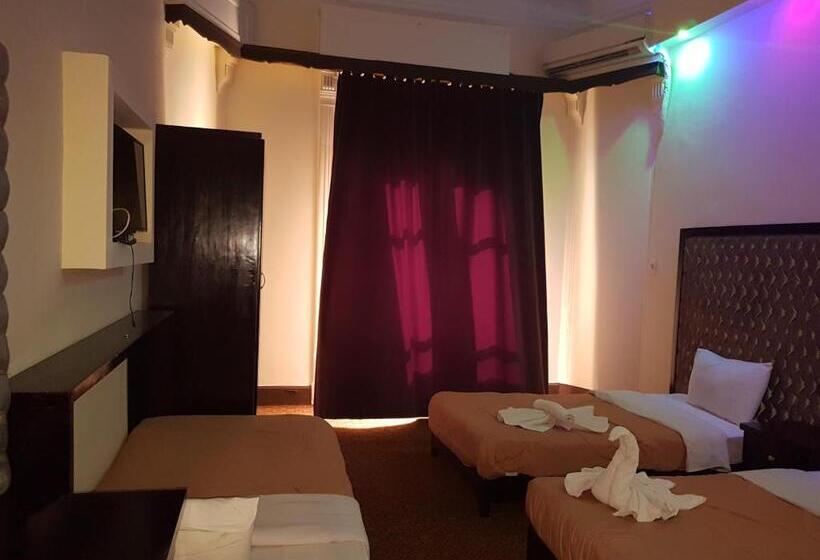 اتاق لوکس سه تخته, Cairo Paradise