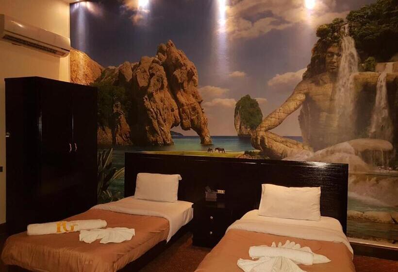 اتاق لوکس, Cairo Paradise