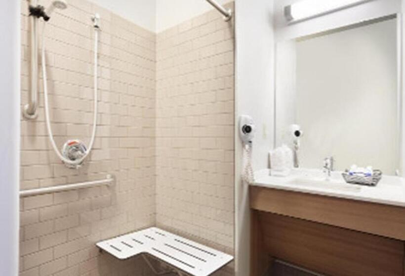Номер Стандарт Адаптированный для Инвалидов, Microtel Inn & Suites By Wyndham Altoona