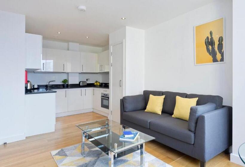 Апартаменты 1 Спальня, Red Lion Court By City2stay