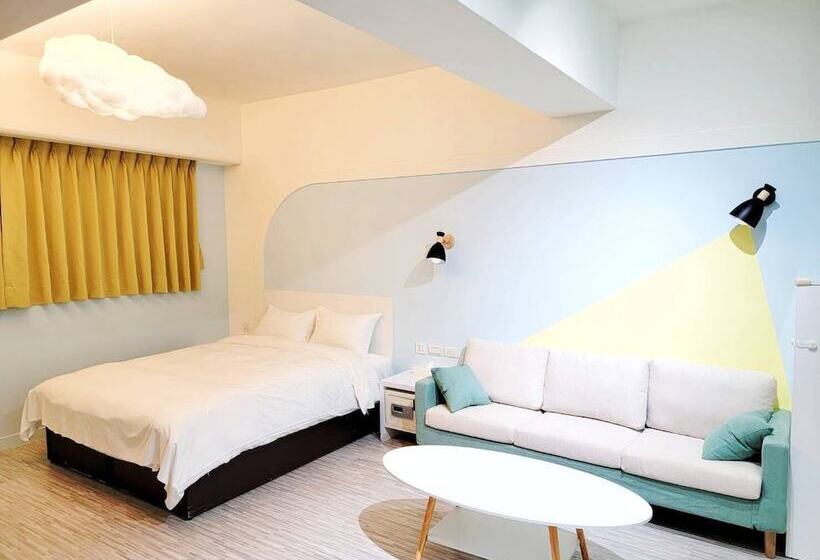 اتاق لوکس, Colors Infinity Inn