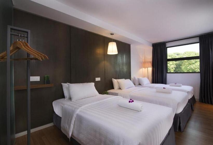 اتاق سوپریور سه تخته, T+ Hotel Butterworth