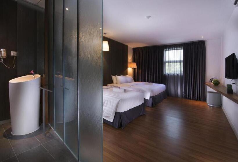اتاق سوپریور سه تخته, T+ Hotel Butterworth