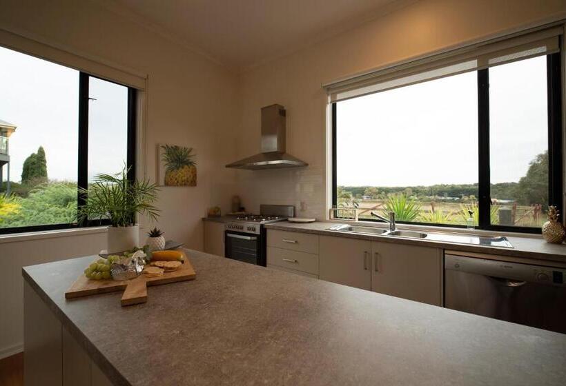 Хижина Deluxe, Hilltop Apartments Phillip Island   Adults Only