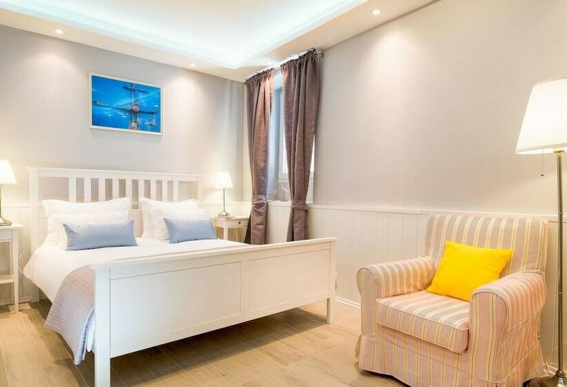 经典工作室, Serenity Split Apartments