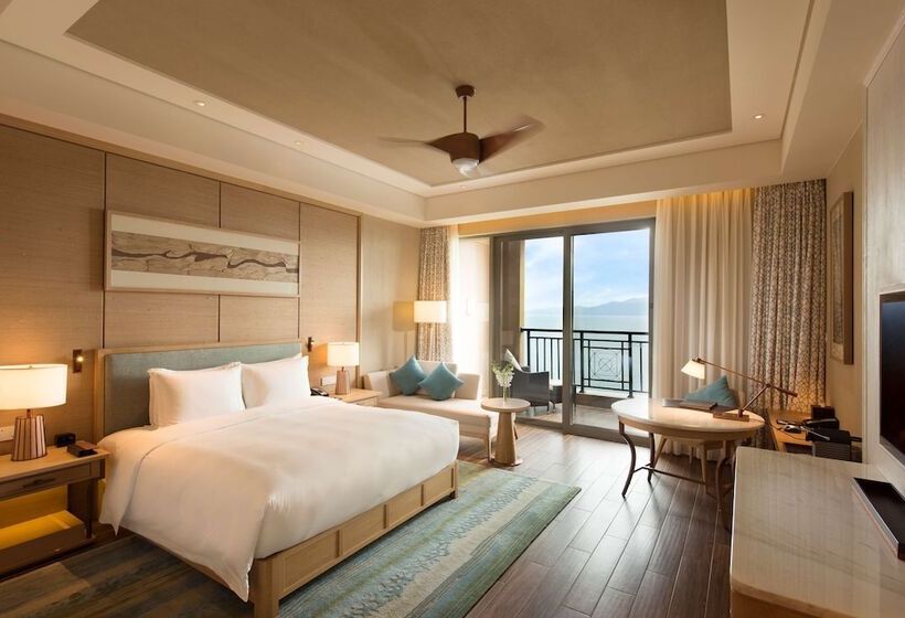 Номер Executive, Hilton Yuxi Fuxian Lake