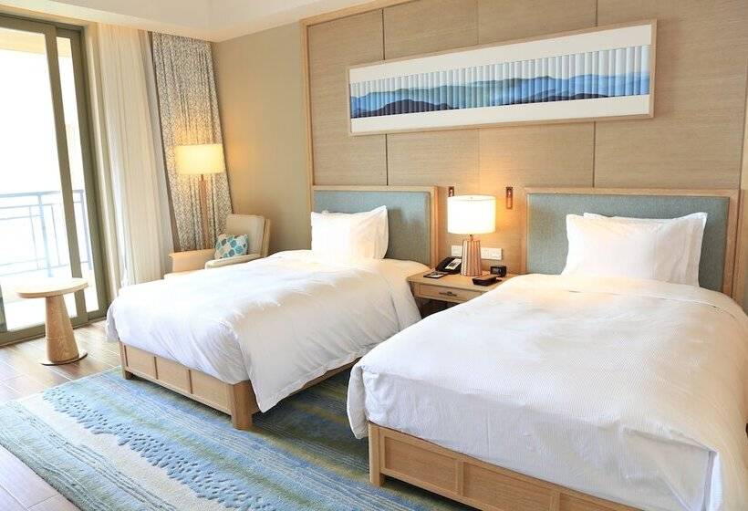 Номер Executive, Hilton Yuxi Fuxian Lake