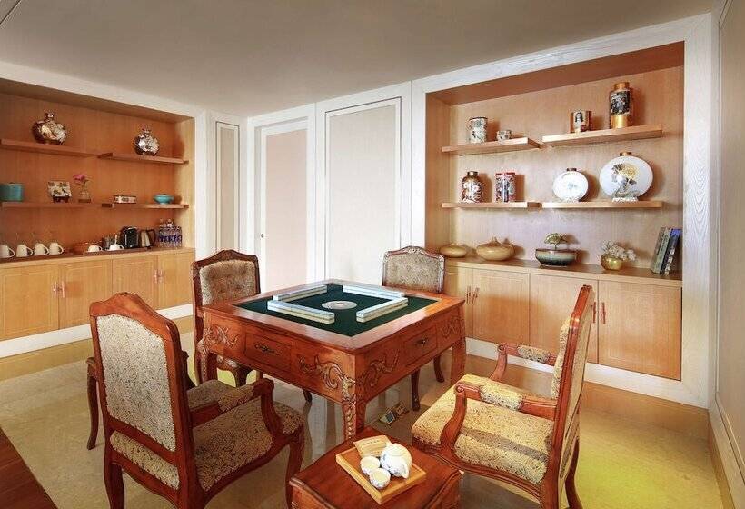 Люкс Повышенной Комфортности, Hilton Yuxi Fuxian Lake