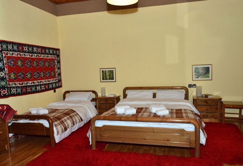 Family Suite, To Balkoni Tis Agorianis