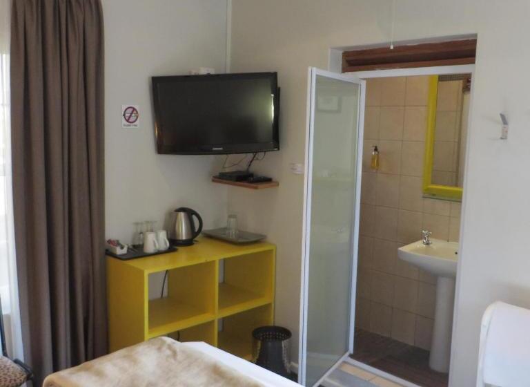 Номер Стандарт, Ashanti Lodge Backpackers