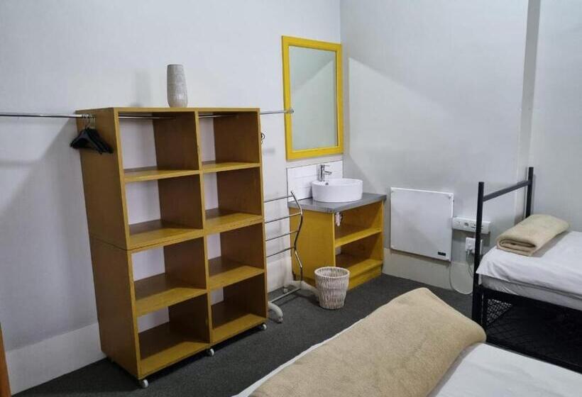 Кровать в Общей Комнате, Ashanti Lodge Backpackers