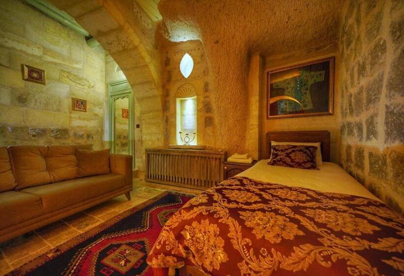 스위트 킹사이즈 침대, Takaev Cave House