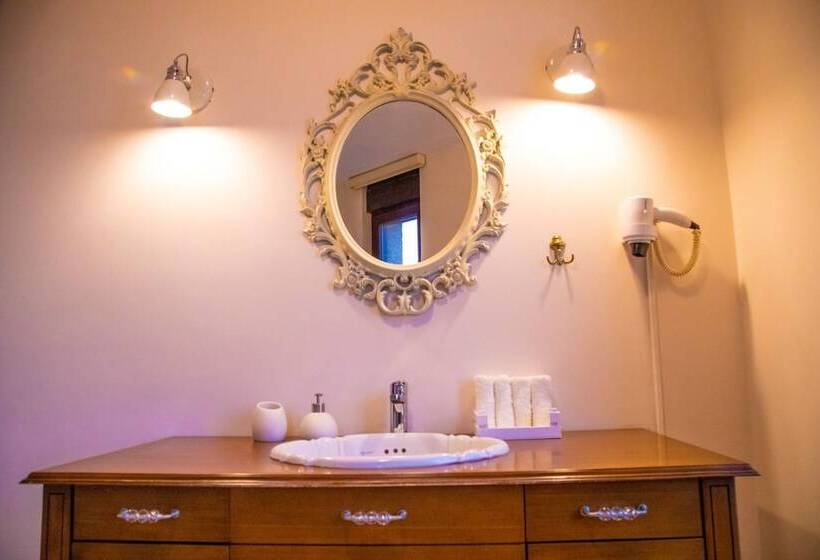 Chambre Deluxe, Teddy Alaçatı