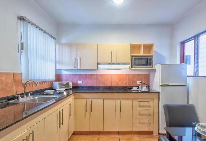 سوییت سوپریور, Residence Inn Suites Cristina