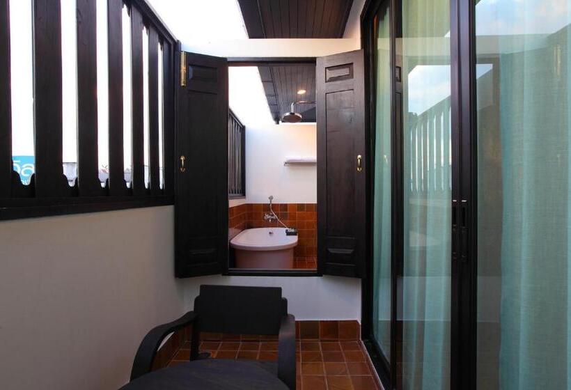 اتاق لوکس, 99 The Gallery Hotel  Sha Extra Plus