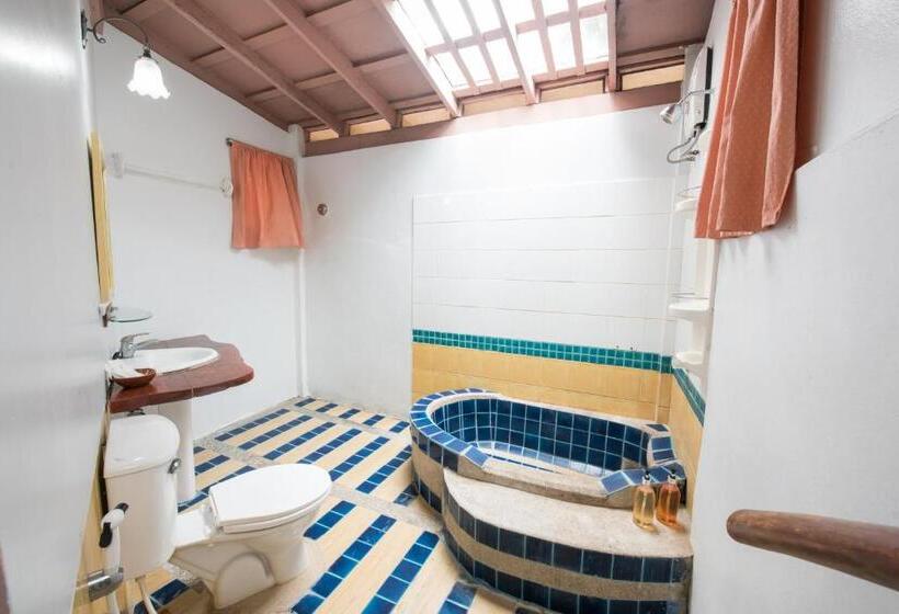 غرفة ديلوكس مطلّة علي البحر, Sairee Seaview Koh Tao   Hostel
