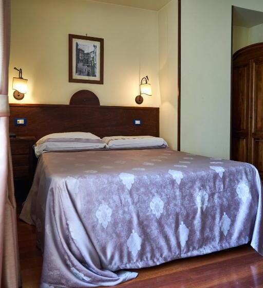 Standard Room, Max
