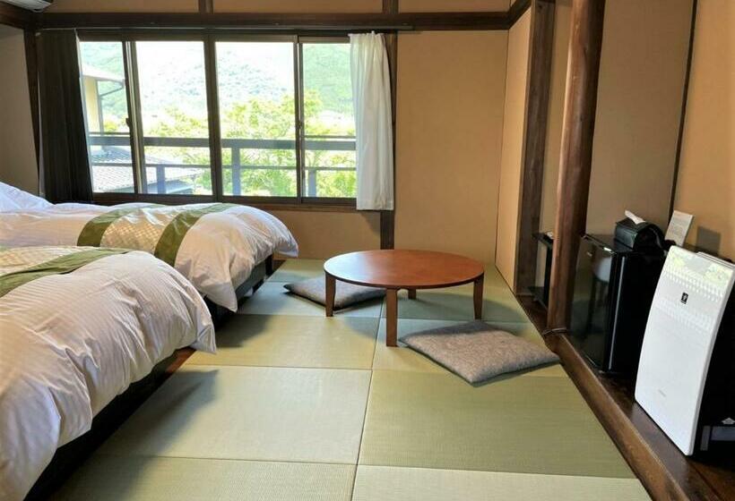 Номер Deluxe, Sanso Tanaka