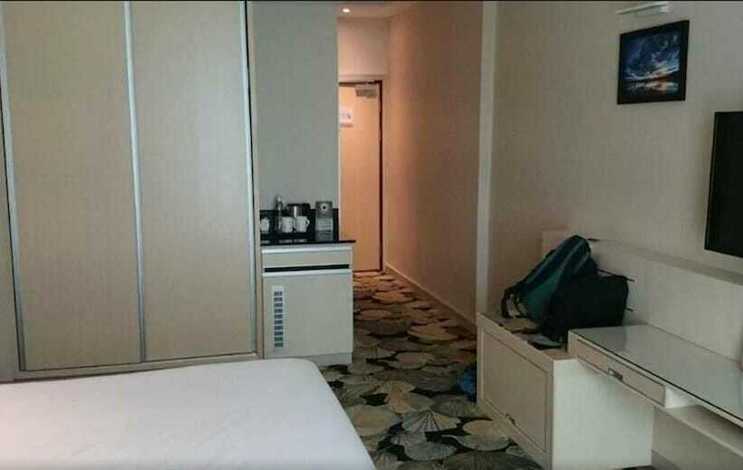 Номер Superior, Imperial Hotel Kuching