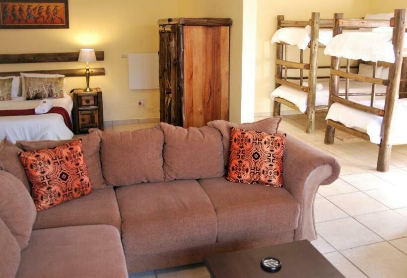 اتاق خانوادگی, Journey's Inn Africa Airport Lodge