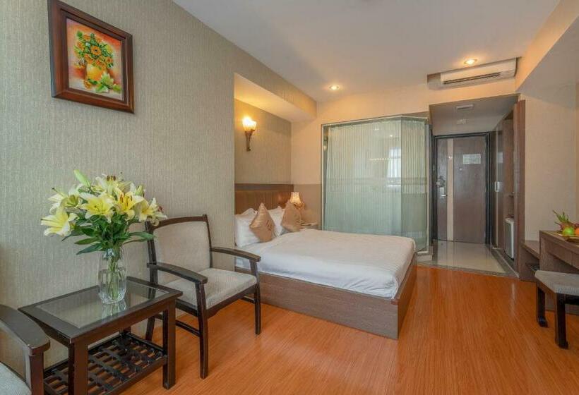 اتاق سوپریور با چشم‌انداز شهر, Eden Plaza Danang