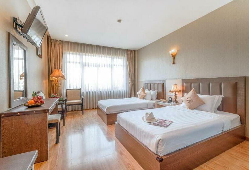 اتاق سوپریور با چشم‌انداز شهر, Eden Plaza Danang