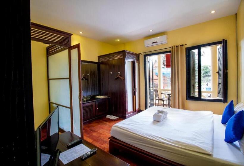 Номер Deluxe, Inthira Thakhek