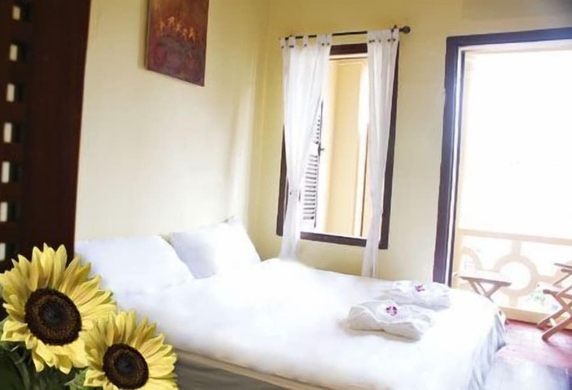 Номер Deluxe, Inthira Thakhek